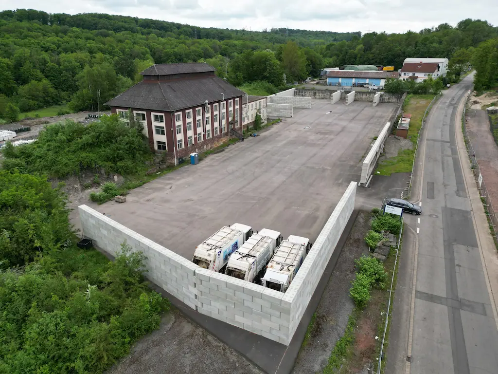 flächeneinteilung mit betonblock steinen nach dem lego-system